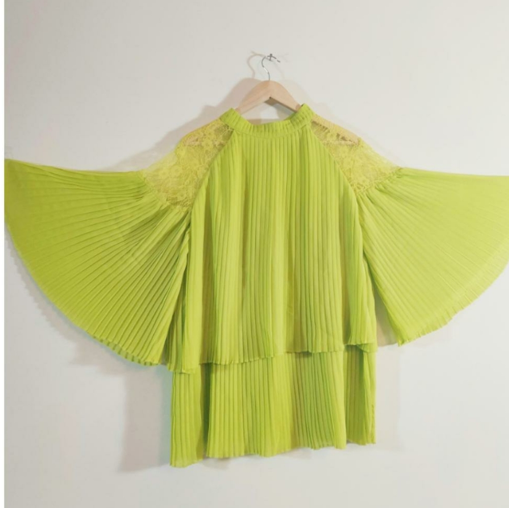 3/$50 Masseys Pleated Neon Green Lace Should bell sleeves angel sleeve top